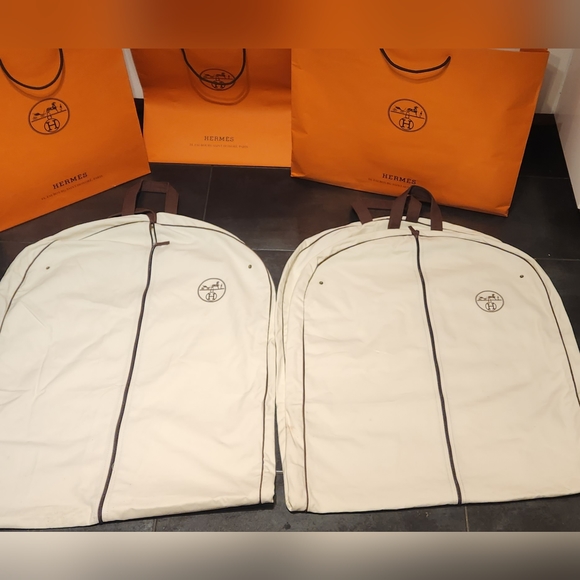 Hermes Huge Wardrobe bags, hangers, Bag ,Jacket ,Dress , Deceased body?? - Picture 2 of 4